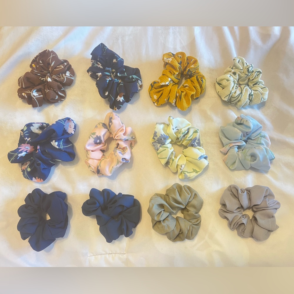 Amazon Women's Scrunchies Set - Multicolor